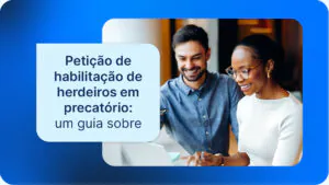 Duas pessoas pesquisando sobre habilitação de herdeiros no computador