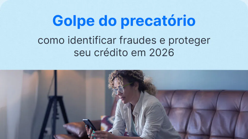 Mulher analisando informações em seu celular a respeito do golpe do precatório
